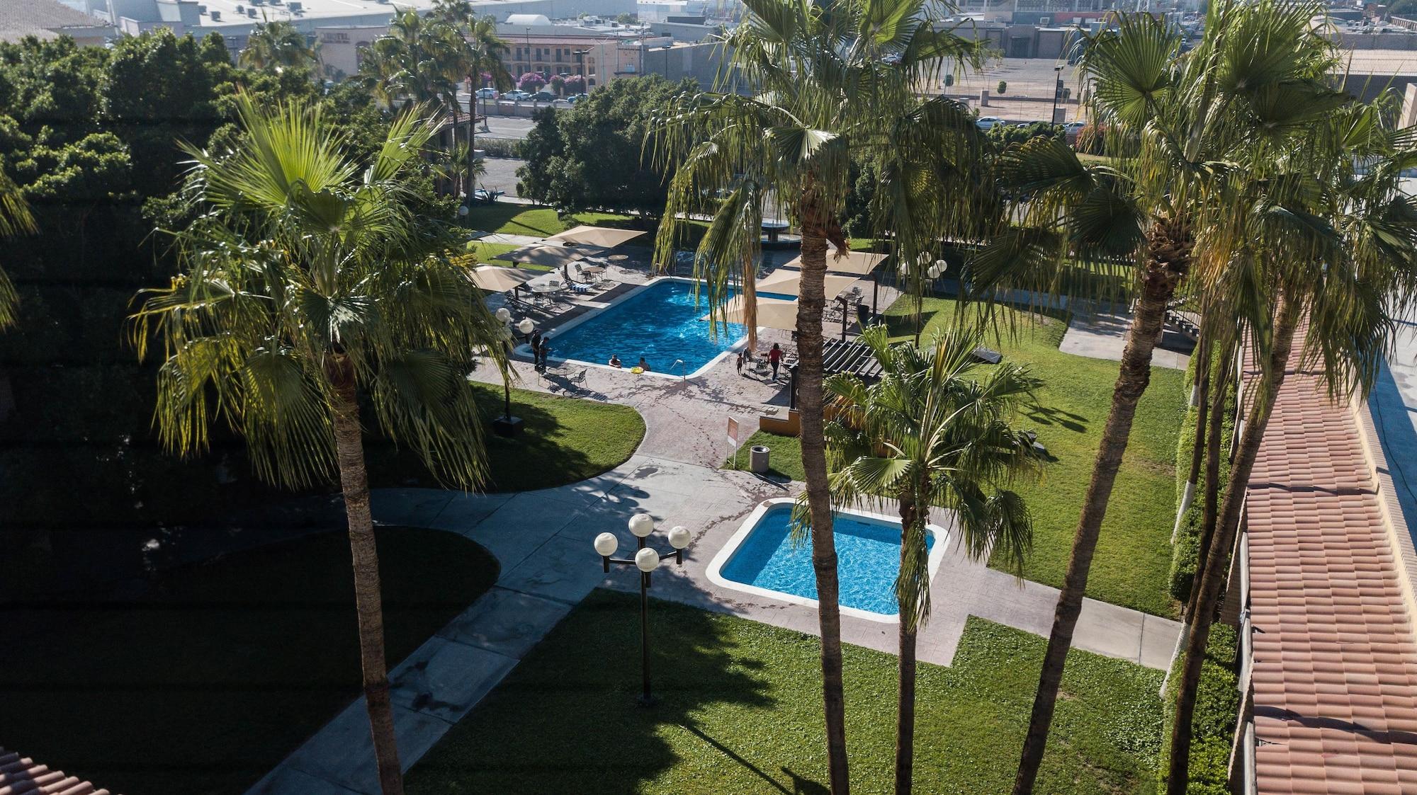 Hotel Colonial Мехикали Экстерьер фото