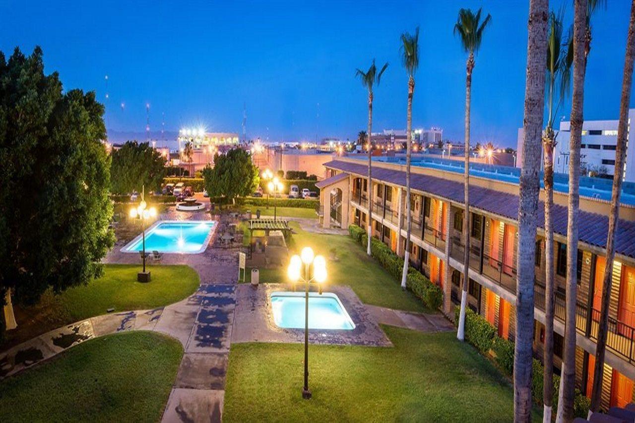 Hotel Colonial Мехикали Экстерьер фото