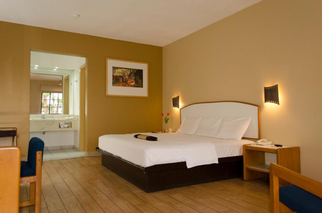 Hotel Colonial Мехикали Экстерьер фото